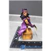 Image 3 : Women of the DC Universe "Huntress" Collector Figure