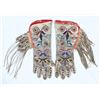 Image 1 : Santee Sioux Beaded Gauntlets