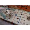 Image 5 : Canadian Table Top Hockey Tin Players with magnetic puck - with box
