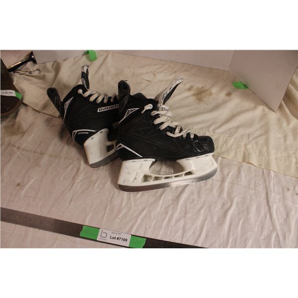 kids size 1 bauer skates