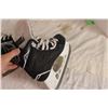 Image 5 : kids size 1 bauer skates