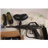 Image 2 : paintball gun with accessories
