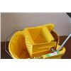 Image 2 : mop pail on castors