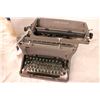Image 3 : underwood made in canada type writer