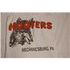 Image 3 : Vintage Hooters Tank Top