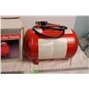 Image 4 : Motomaster 5 gallon portable air tank (great condition) - working