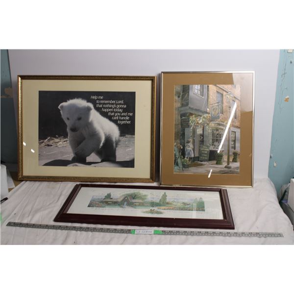 (3) pieces of art - Mirrors Photo in frame (by cosmopolitan art) - Polar bear print in frame, 1993 D