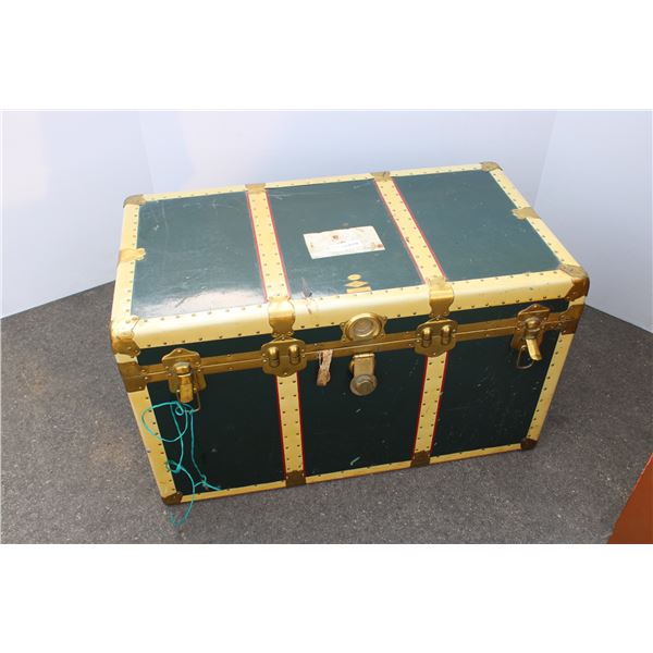 metal storage trunk (green) 36"x20" (with key)