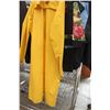 Image 5 : raincoat XL with carry bags misc