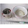 Image 2 : Flour sifter + enamelware