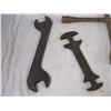 Image 4 : tire iron + some unique wrenches