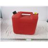 Image 1 : plastic 5US gal gas can