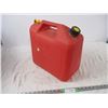 Image 2 : plastic 5US gal gas can