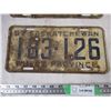 Image 3 : 1953,57 sask license plates