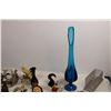 Image 4 : Ornaments lot, Blue Vase, Angel, statue, musical bird