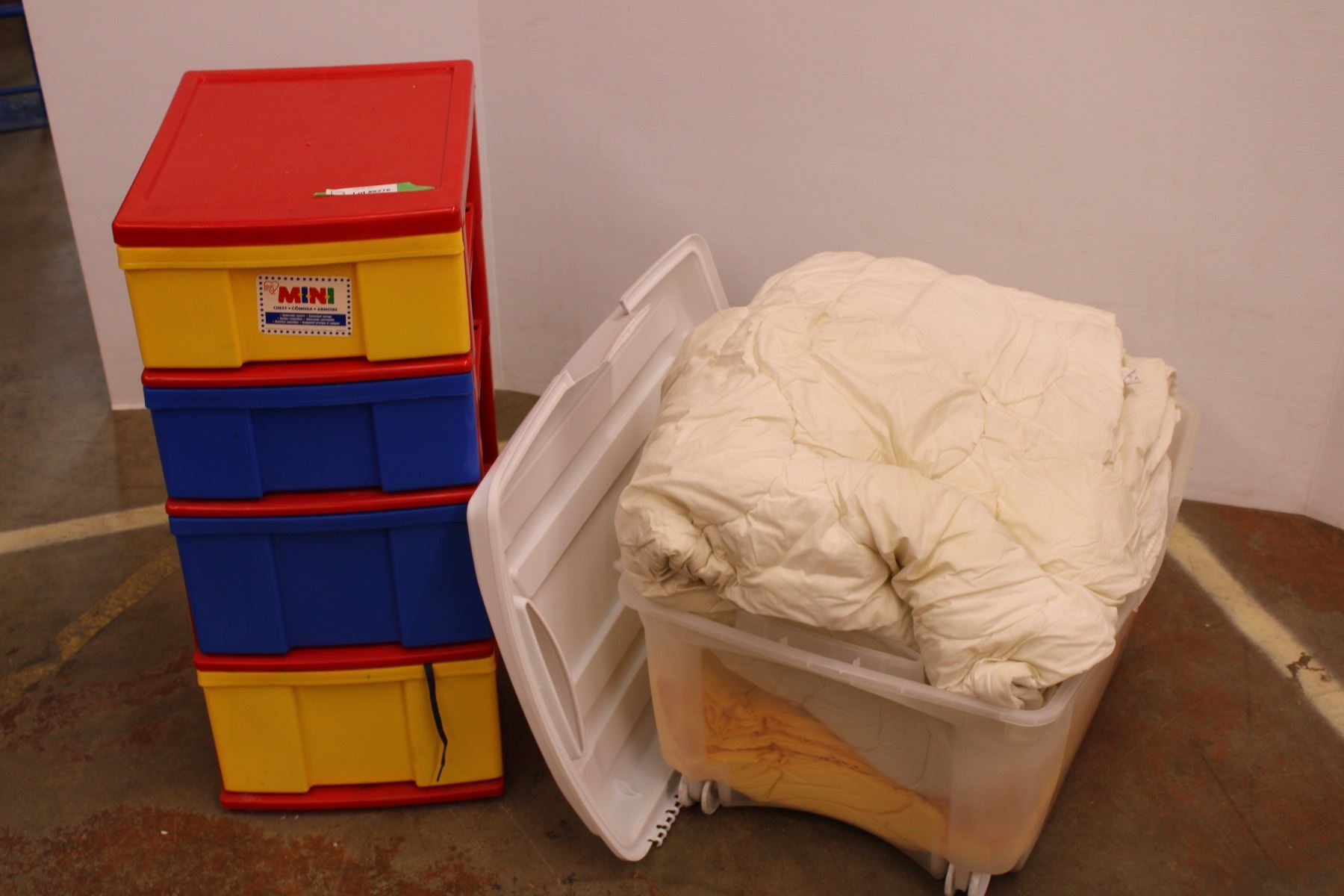 4 tier storage container + blankets + plastic storage tub