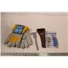 Image 1 : utility knife, calipers, gloves