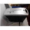 Image 2 : Black&Decker Paper shredder, Vicks FIlter Free Humidifier