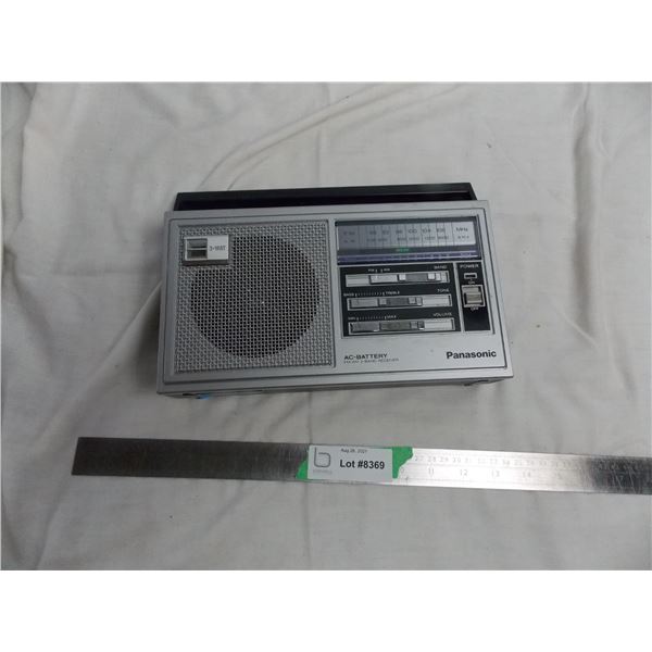 Panasonic Battery powered AM/FM radio