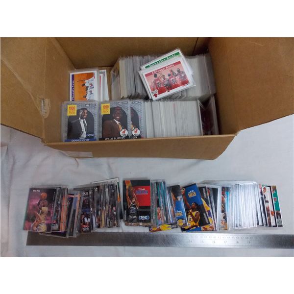 Box of Skybox/NBA hoops 92-93 , all sleeved, all good condition