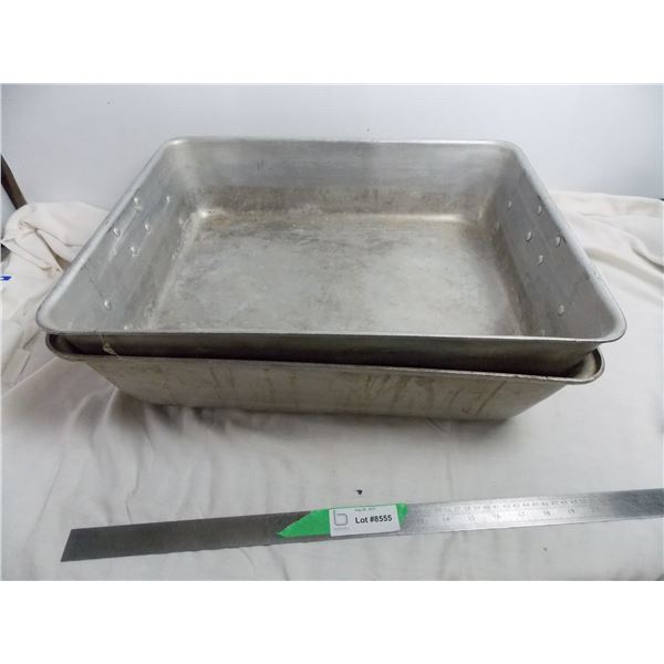 2 large alluminum baking trays - 20 x16 