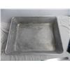 Image 2 : 2 large alluminum baking trays - 20"x16"
