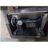 Image 3 : Singer sewing machine with top of cabinet