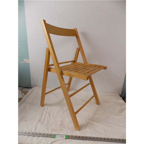 folding wooden chair