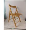 Image 1 : folding wooden chair