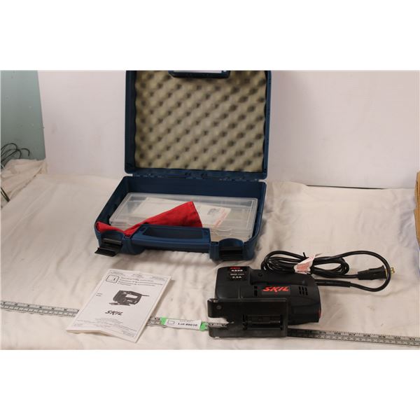 skil saw 3.2Amp in case (working)