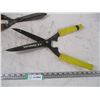 Image 3 : 2 hedge trimmers