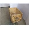Image 2 : blue rubbon tea 29x18 - no lid wooden crate