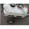 Image 4 : 25 gal spray tank on 2 wheel pull behind