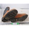 Image 6 : stc 100% rubber steel toe size 9 csa