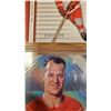 Image 2 : Gordie Howe Detroit Red Wings card lot - inserts