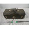 Image 6 : vintage tackle box with contents