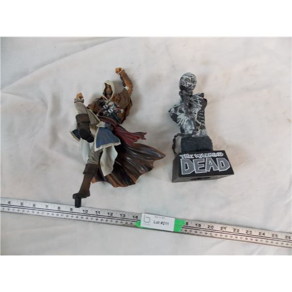 Assassins creed figure + Walking Dead bank