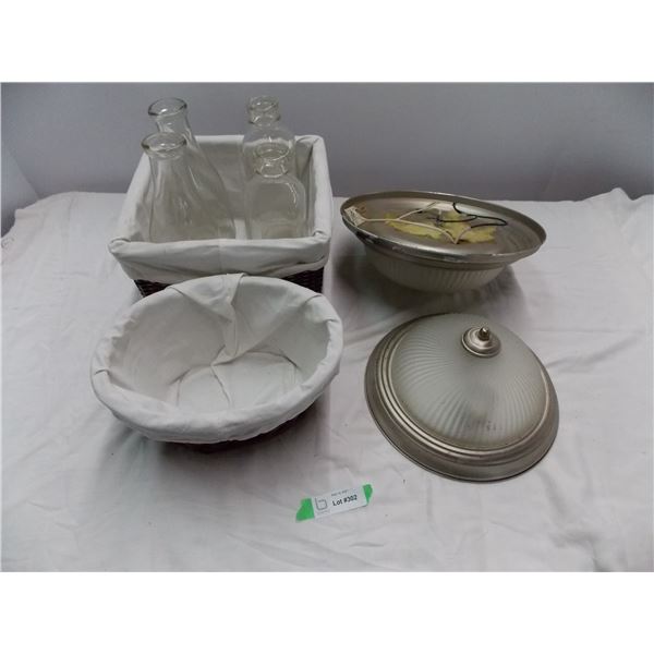 Basket with milk bottles + 2 light fixtures