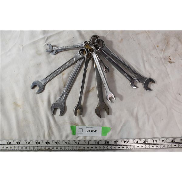Metric wrench set