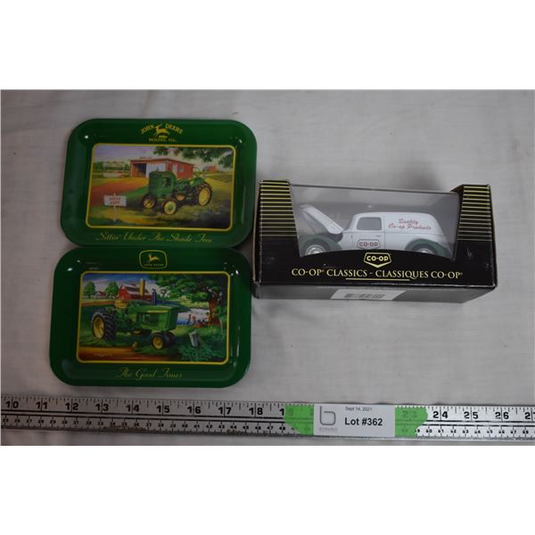 John Deere mini trays + co-op 1:32 die-cast