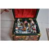 Image 4 : Christmas Scene music box + collectors spoons