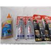Image 3 : assortment of glue