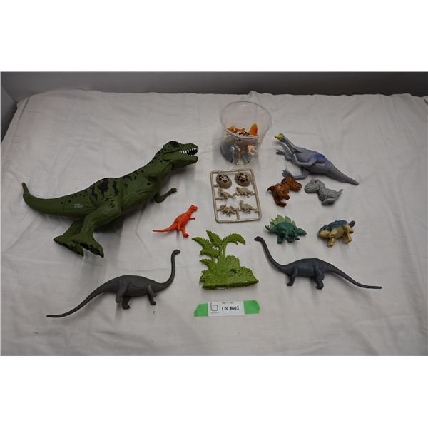 Dinosaur Lot (trex roaring - works)