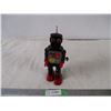 Image 1 : Tin windup robot made in Japan (working (8 1/2" tall)