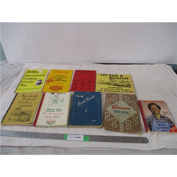 Vintage cookbooks (9)