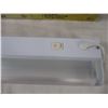 Image 3 : Globe multipurpose fluorescent fixture (new)