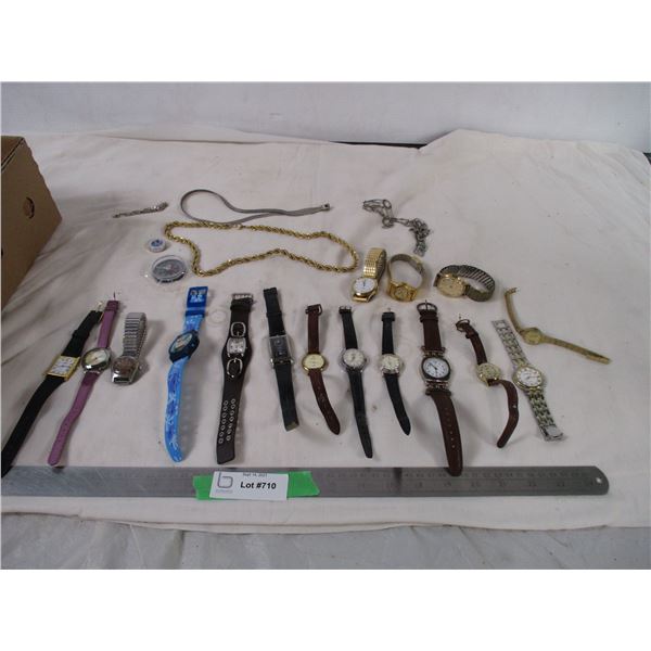 Lot of watches and necklaces