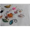 Image 4 : key chains and nick nacks