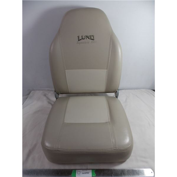 Lund Signature 2000 seat