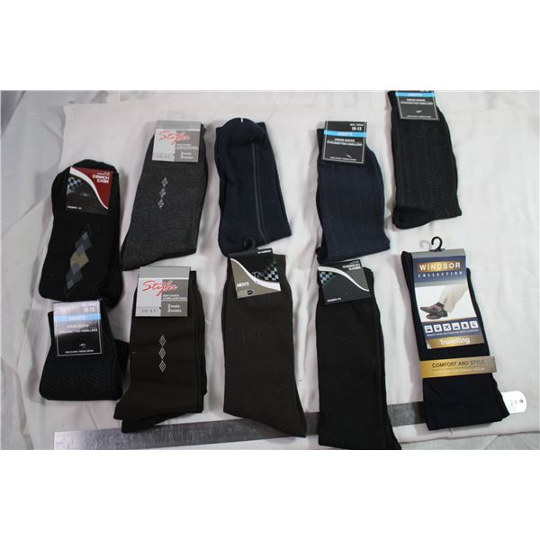 10 pairs of mens socks - size 10-13, some size 7-11